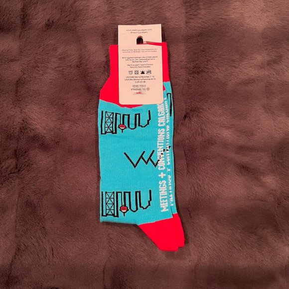 Calgary Canada Skyline & Mountain Themed Socks - Blue & Red - Picture 3 of 5